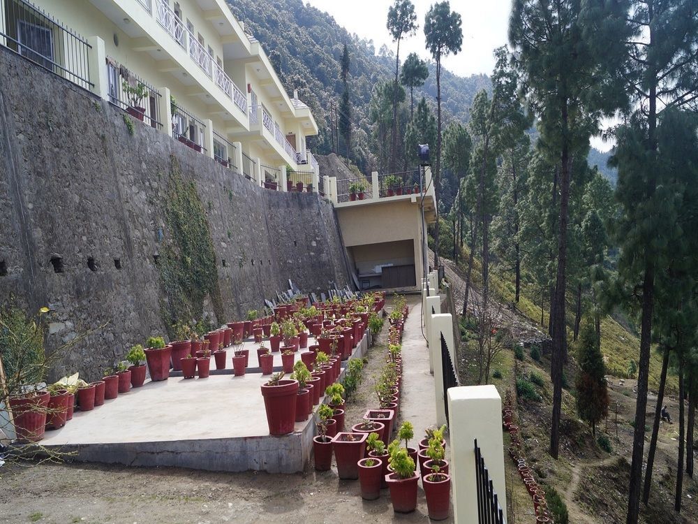V Resorts Mumukshu Pauri Exterior foto