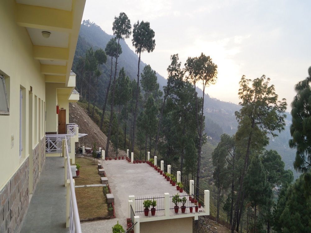 V Resorts Mumukshu Pauri Exterior foto